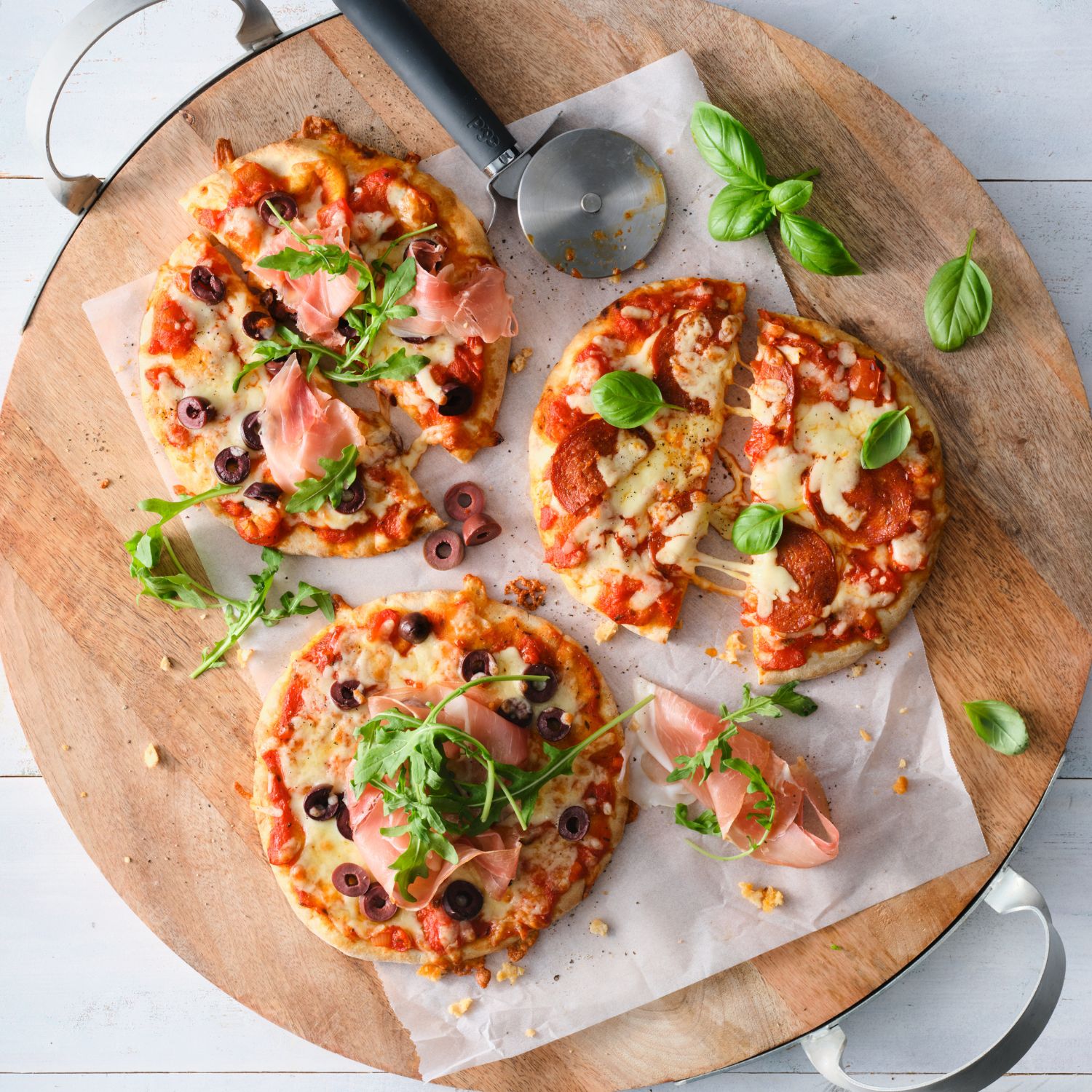 Mini Pizzas 2 Ways – Salami & Basil + Prosciutto, Olive & Rocket